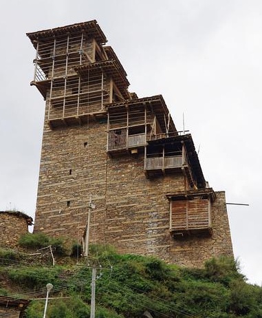 日斯满巴碉房--藏区最早的民居建筑