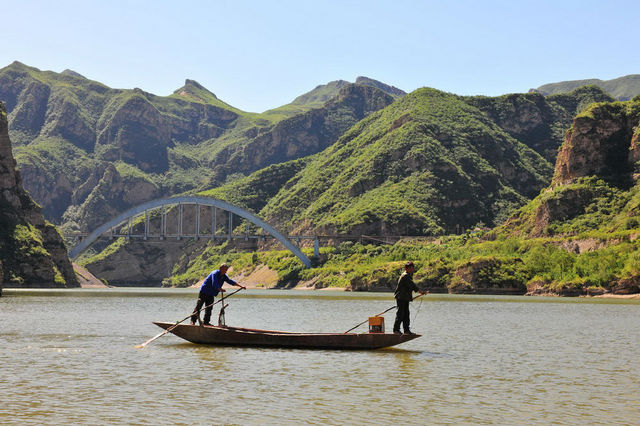 横跨珍珠湖的亚洲第一桥（自北向南看）