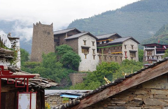 卓克基土司官寨--宏伟的嘉绒藏族建筑